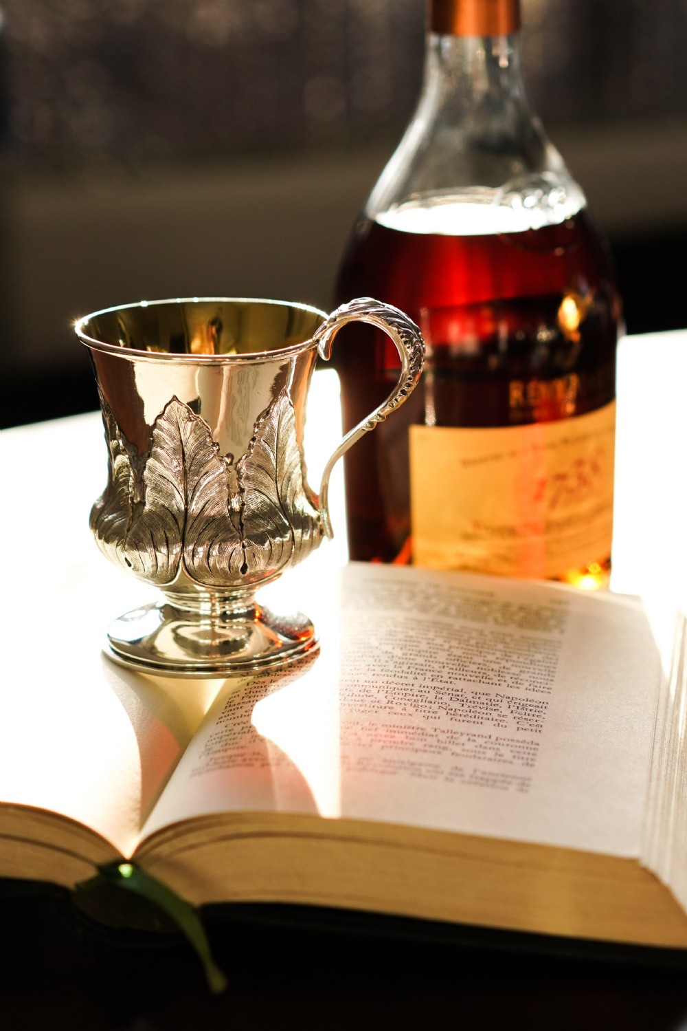 Antique Georgian Solid Silver Mug Cup with Chased Laurel Leaves - London c.1800s View III