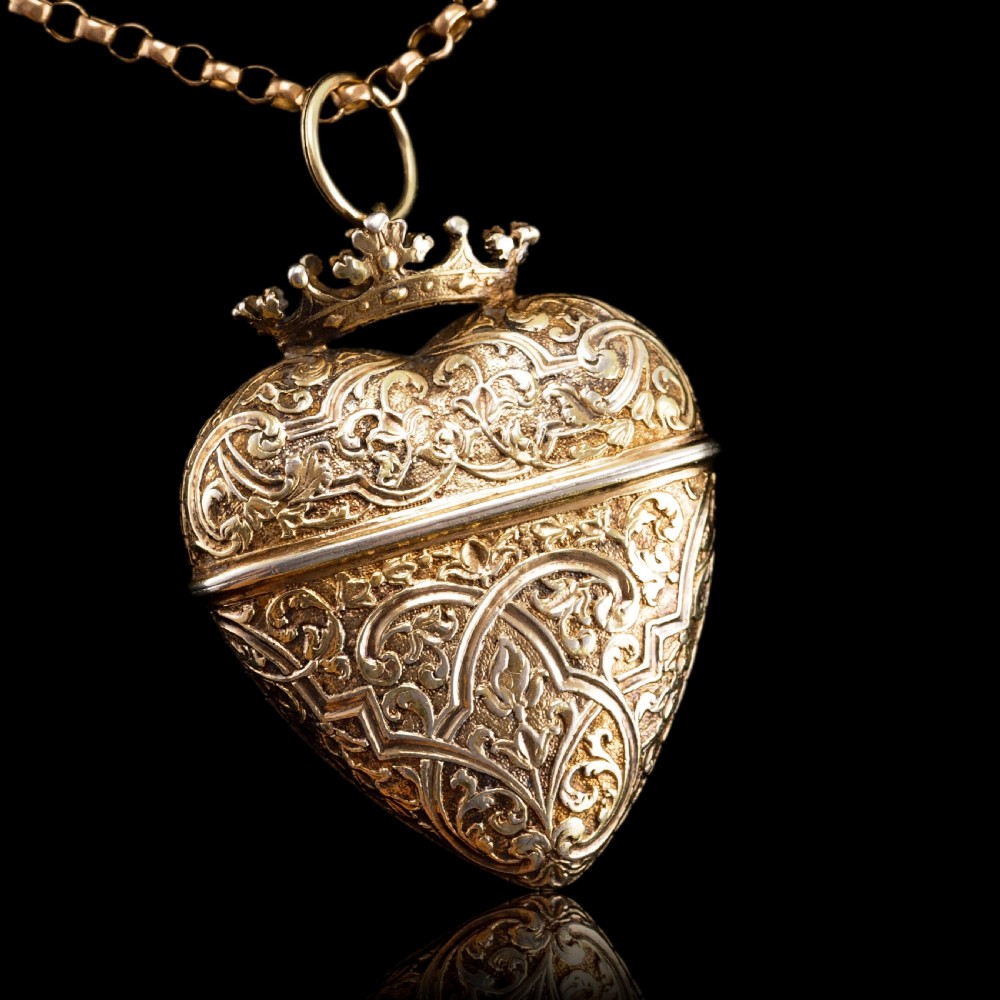 Antique Solid Silver Gilt Box Vinaigrette Heart Shaped - 18th Century View XI