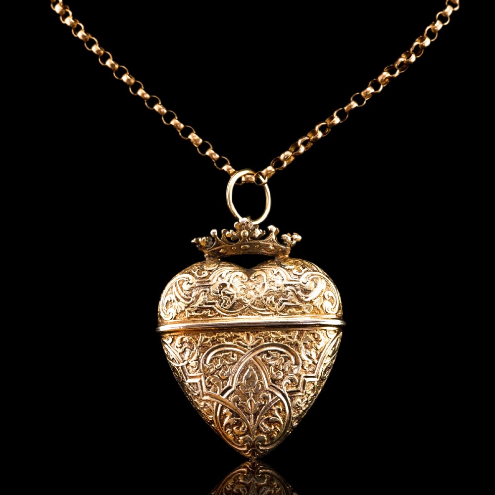 Antique Solid Silver Gilt Box Vinaigrette Heart Shaped - 18th Century View XII
