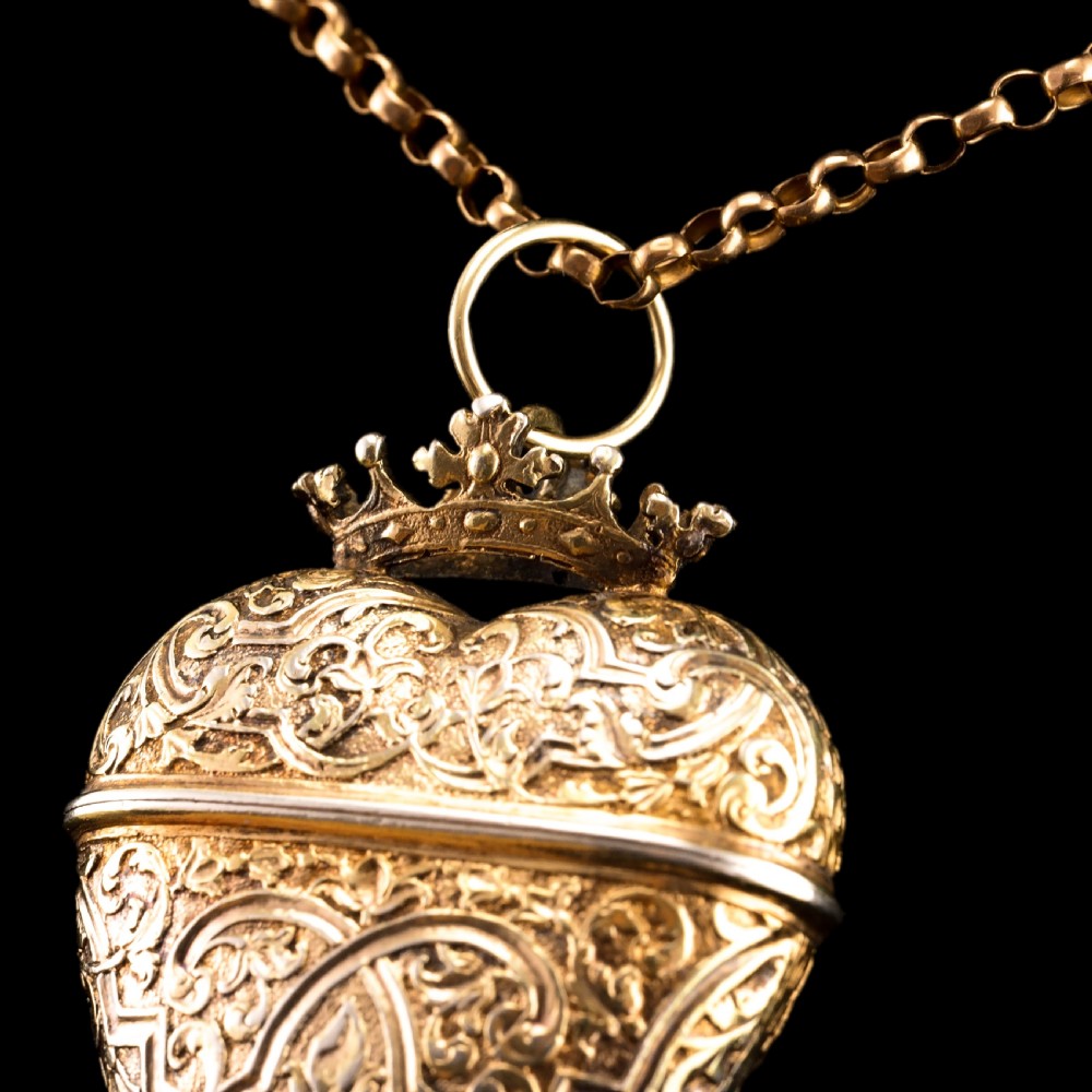 Antique Solid Silver Gilt Box Vinaigrette Heart Shaped - 18th Century View XIII