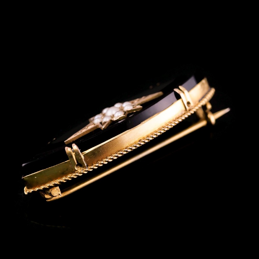 Antique Victorian Onyx & Pearl 18K Gold Brooch View XI