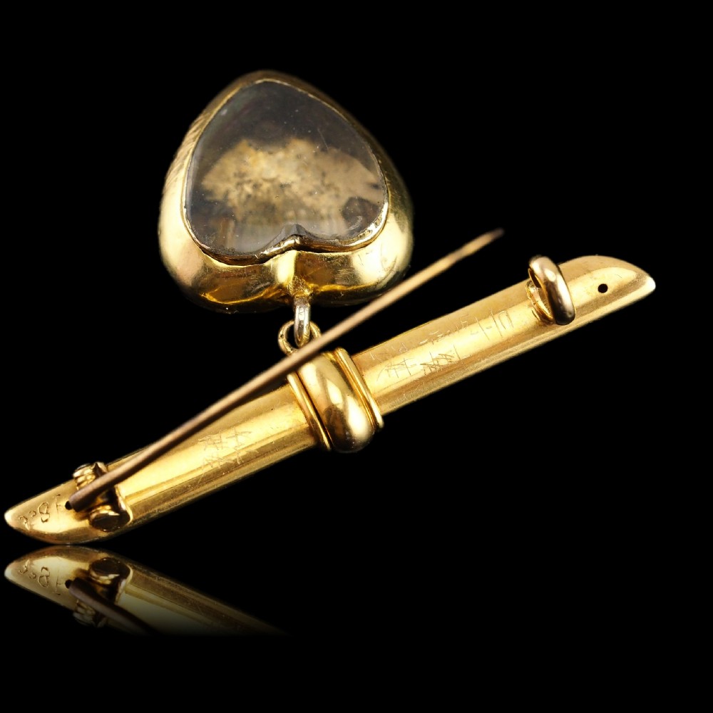 Antique Victorian 'Puffy' Heart Brooch 18K Gold with Wonderful Engravings c.1890 View XVII