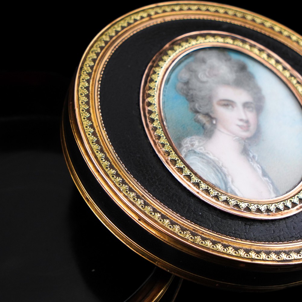 Antique French Gold Mounted Circular Snuff/Tobacco Box, Portrait of a Lady in the Manner of Cosway - 18th c. View XVII