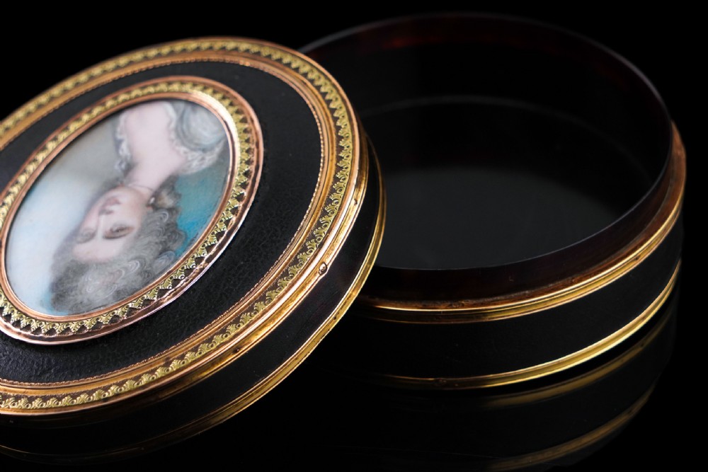 Antique French Gold Mounted Circular Snuff/Tobacco Box, Portrait of a Lady in the Manner of Cosway - 18th c. View XVIII