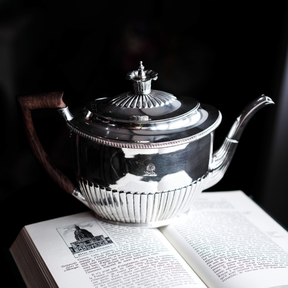 Antique Georgian Solid Silver Teapot with Coronet-like Finial - Daniel Pontifex London 1798 View III