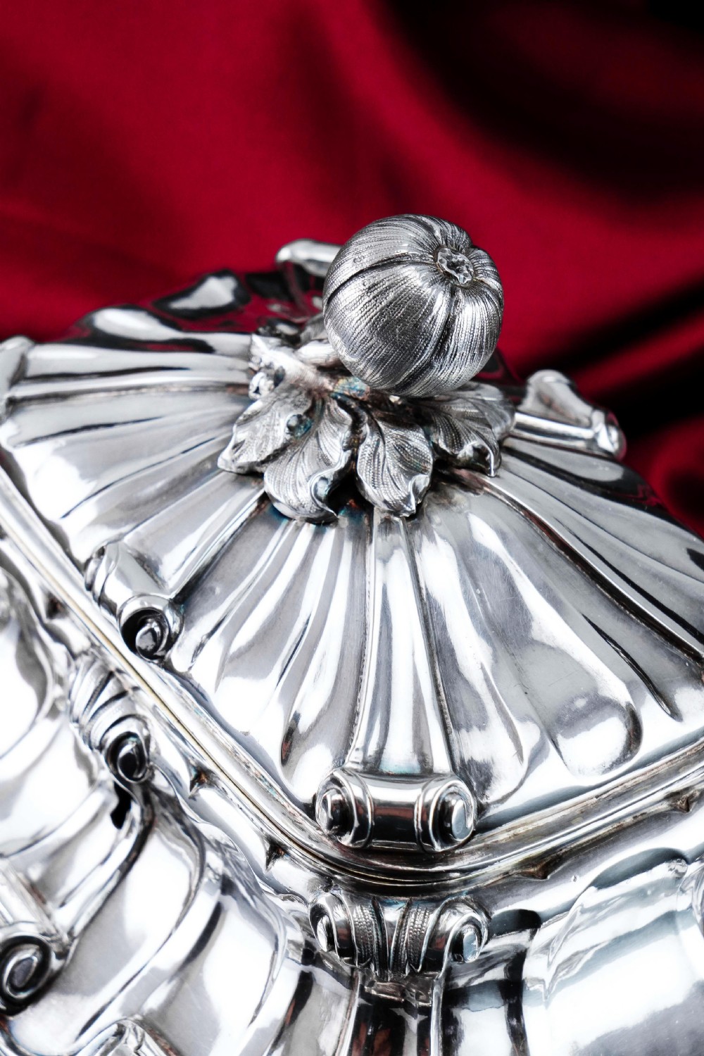A Magnificent Antique Solid Silver Tea Caddy/Sugar Box Large & Heavy - 19th c. View XXVII