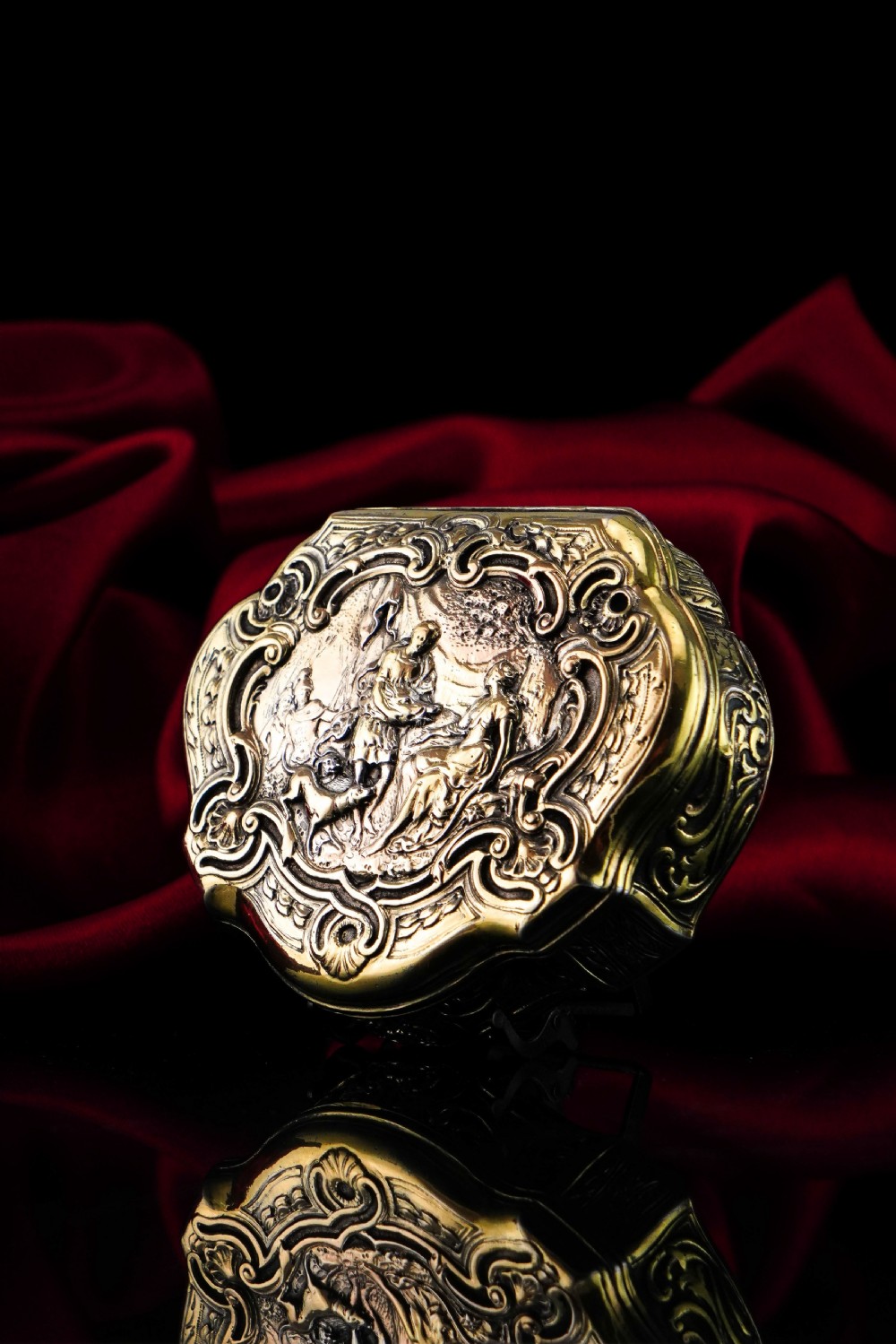 Antique Solid Silver Gilt Table Snuff Box, Rococo Motif and Meleager Boar Head Scene - 18th c.
