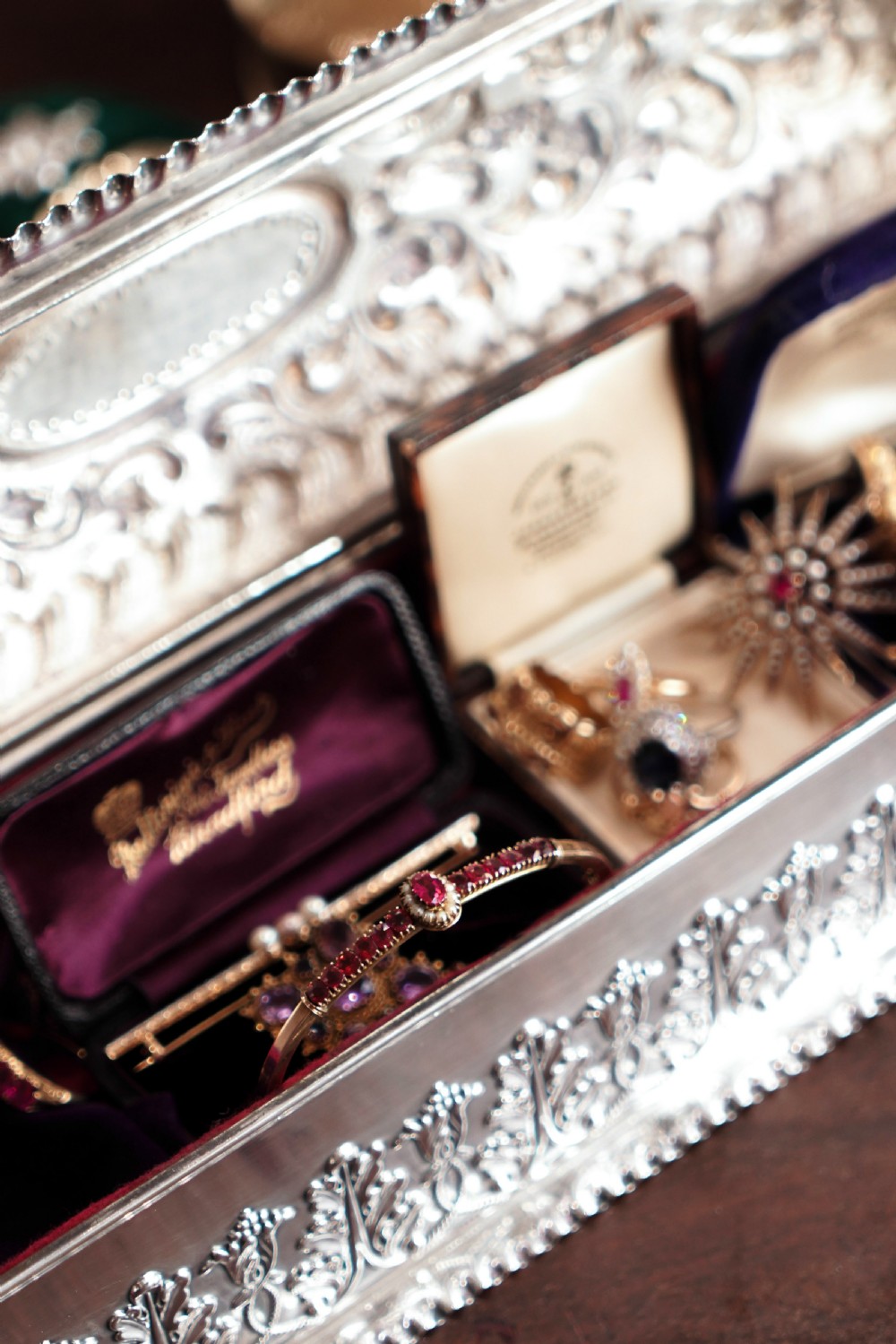 Giant Antique Edwardian Solid Silver Jewellery Box with Profuse Chased Decorations - Mappin & Webb Ltd 1901 View IX