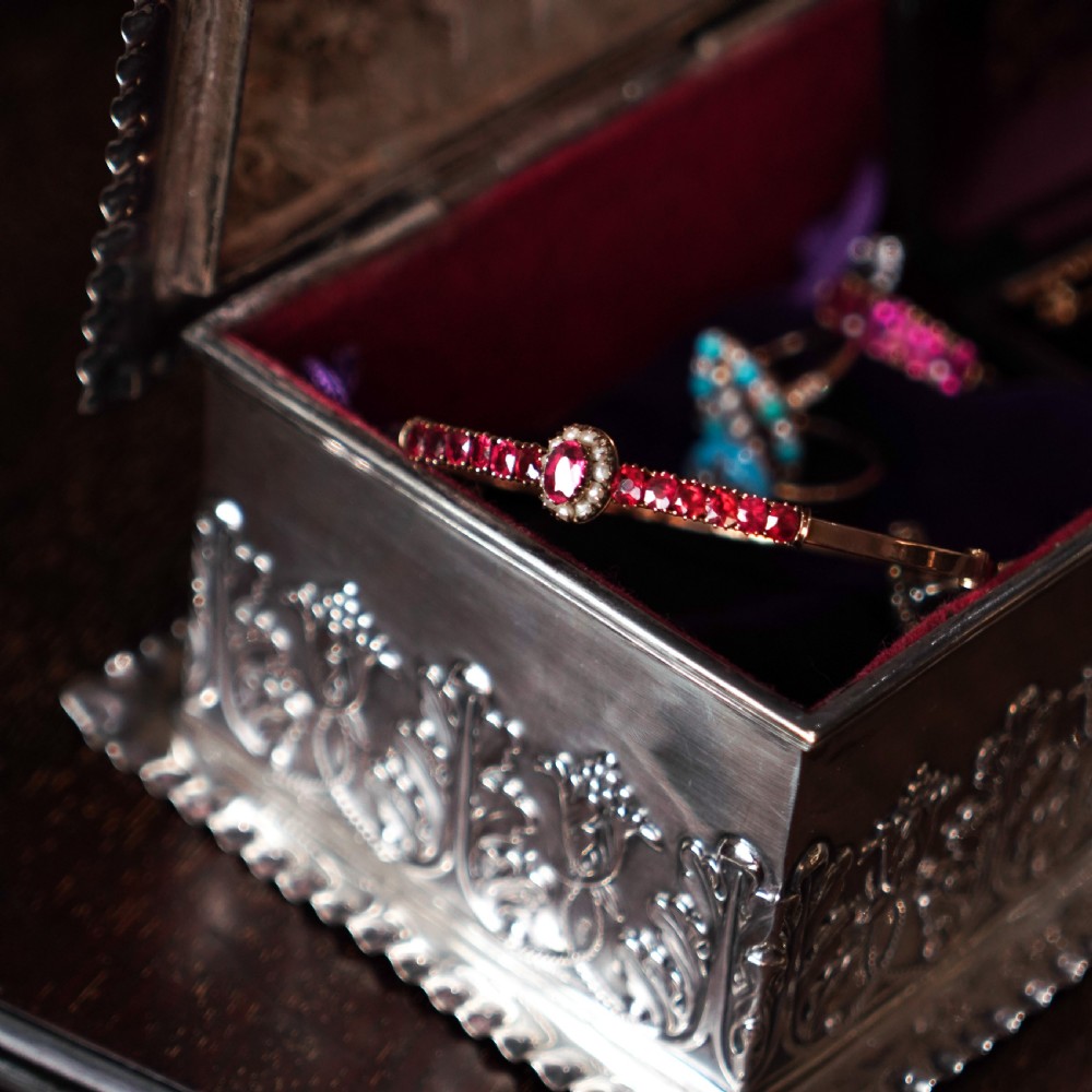 Giant Antique Edwardian Solid Silver Jewellery Box with Profuse Chased Decorations - Mappin & Webb Ltd 1901 View XII