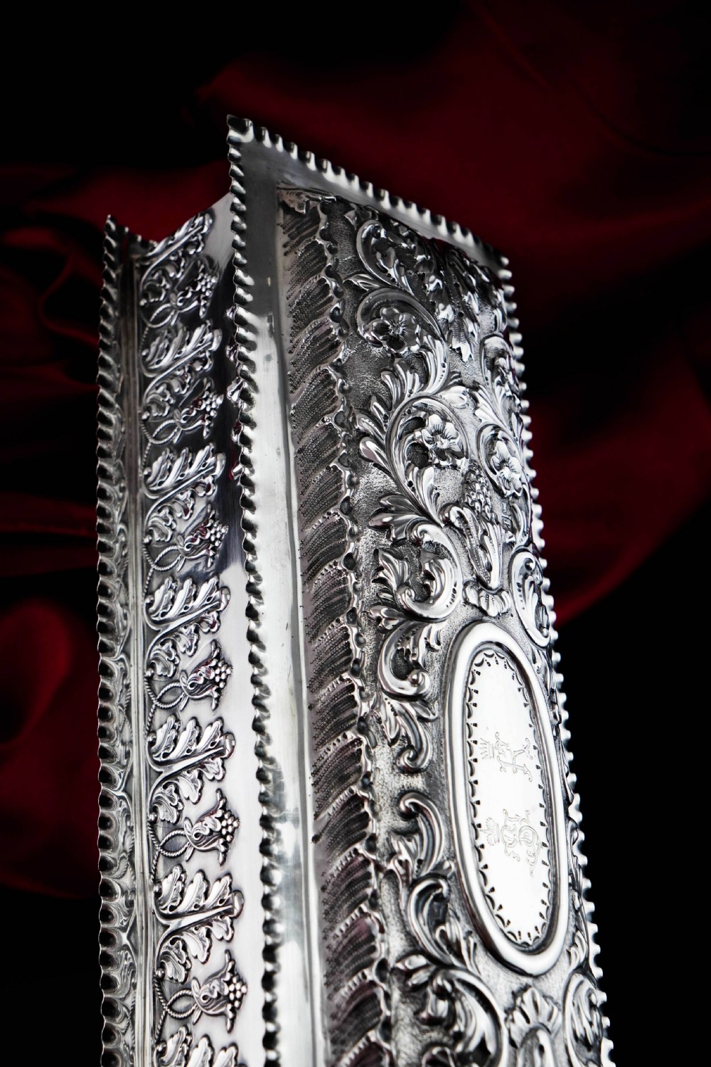 Giant Antique Edwardian Solid Silver Jewellery Box with Profuse Chased Decorations - Mappin & Webb Ltd 1901 View XVII