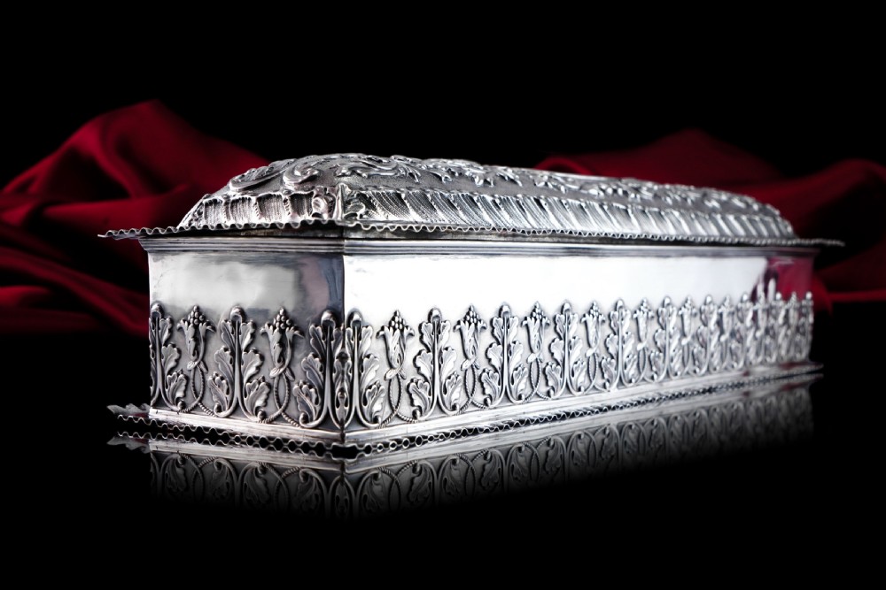 Giant Antique Edwardian Solid Silver Jewellery Box with Profuse Chased Decorations - Mappin & Webb Ltd 1901 View XXV