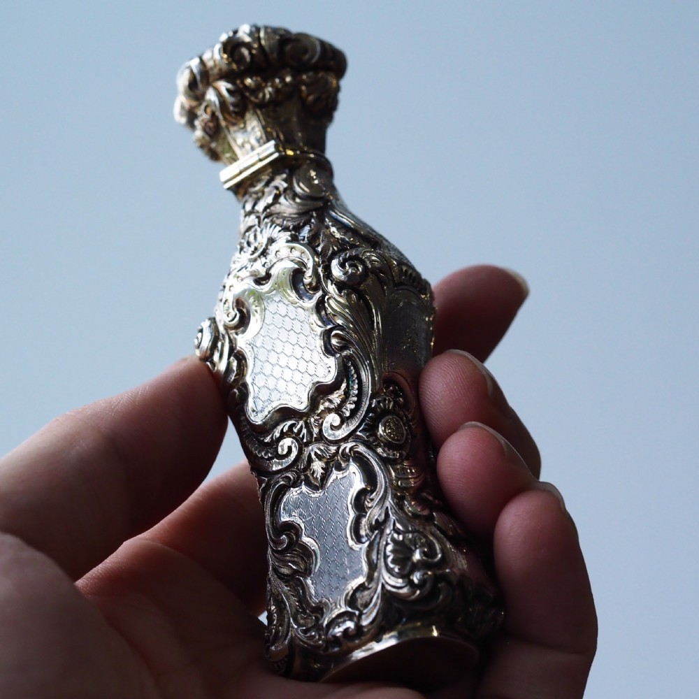 Antique French Parcel-Gilt Silver Scent Bottle/Flask with Ornate Decorations - 19th c. View XI