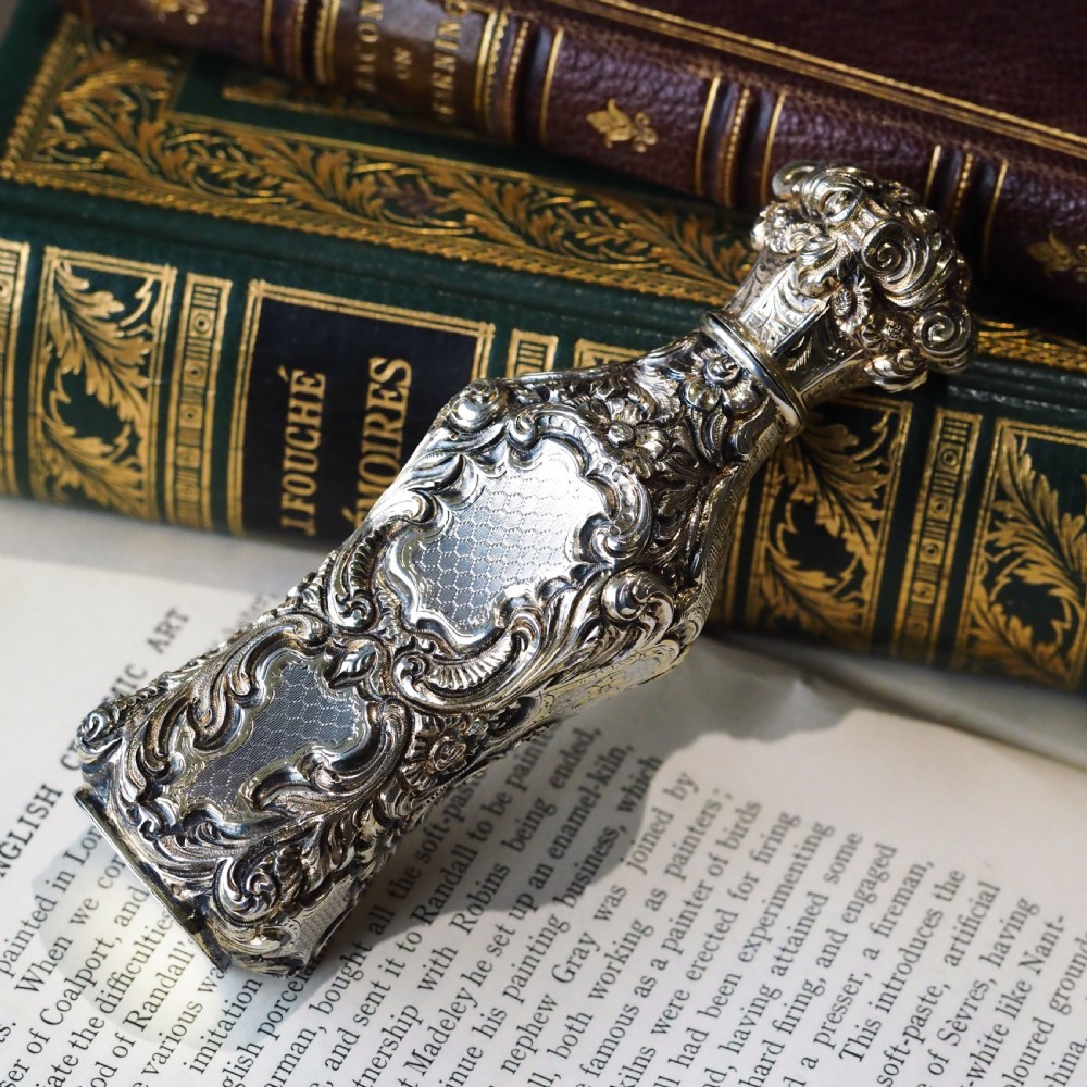 Antique French Parcel-Gilt Silver Scent Bottle/Flask with Ornate Decorations - 19th c. View XII