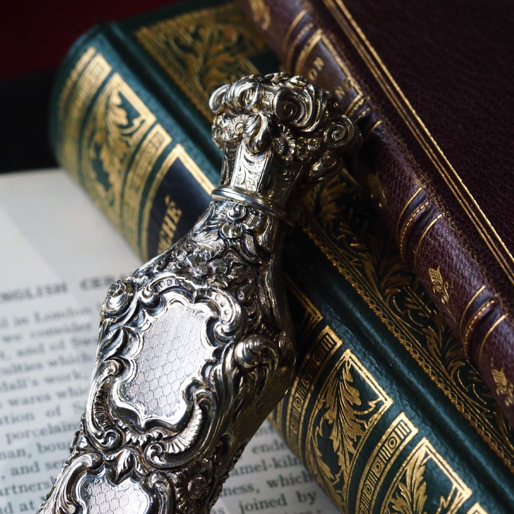 Antique French Parcel-Gilt Silver Scent Bottle/Flask with Ornate Decorations - 19th c. View XVII