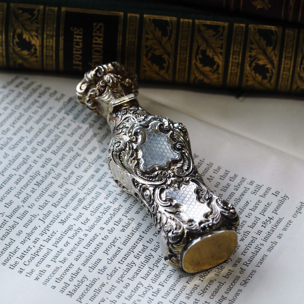 Antique French Parcel-Gilt Silver Scent Bottle/Flask with Ornate Decorations - 19th c. View XVIII