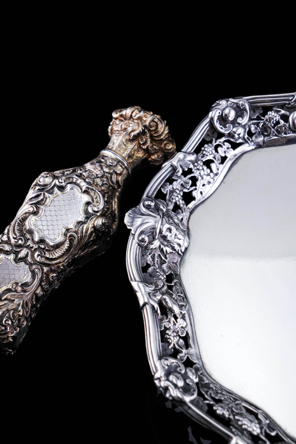 Antique French Parcel-Gilt Silver Scent Bottle/Flask with Ornate Decorations - 19th c. View XXVIII