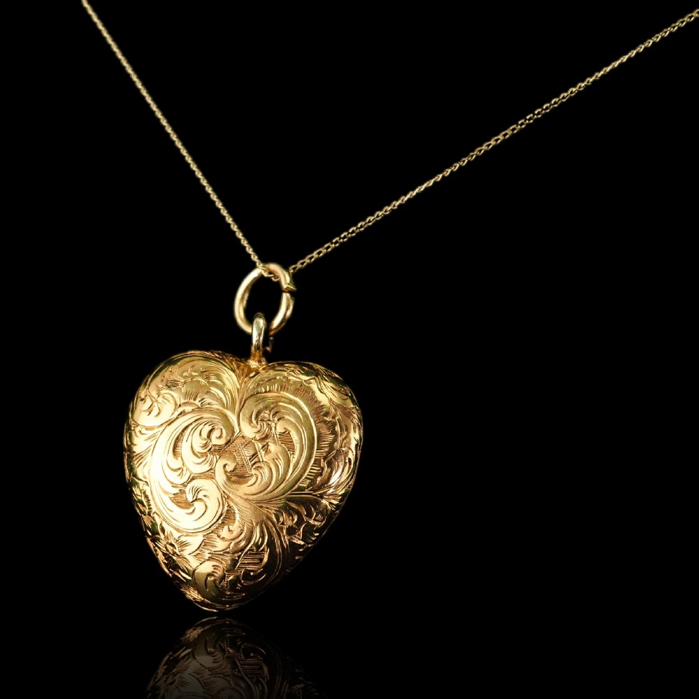 Antique Victorian 18K Gold Puffy Heart Necklace Pendant Locket - c.1890 View III