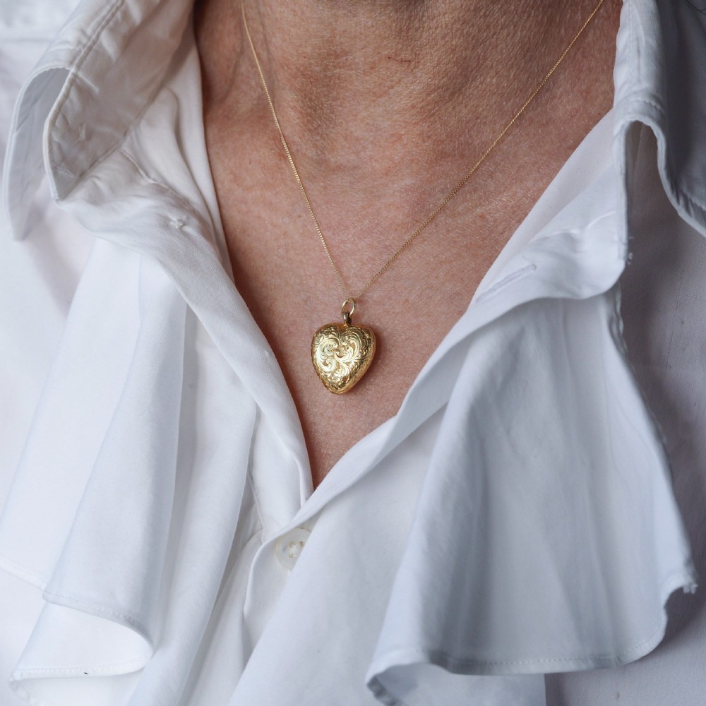 Antique Victorian 18K Gold Puffy Heart Necklace Pendant Locket - c.1890 View XI