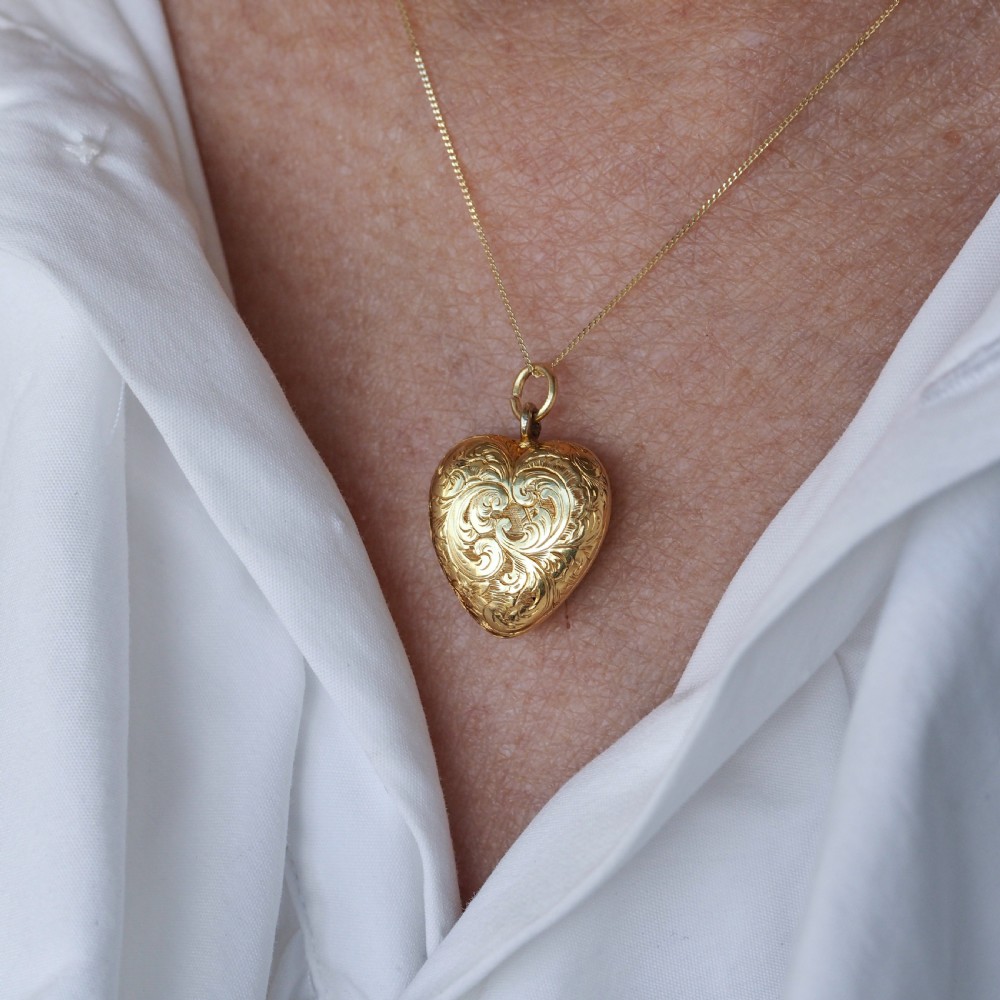 Antique Victorian 18K Gold Puffy Heart Necklace Pendant Locket - c.1890 View XIX