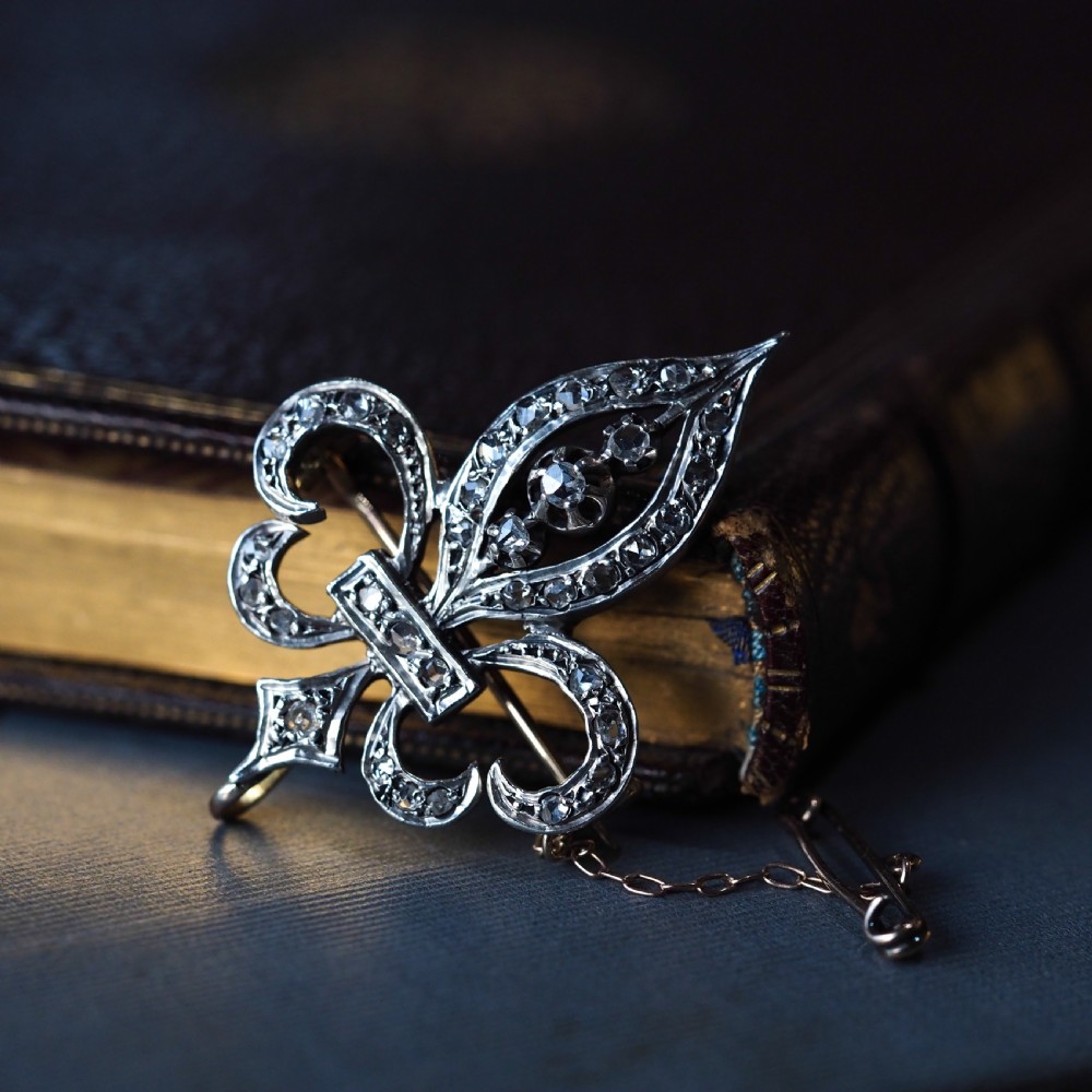 Antique French Fleur de Lys Diamond Brooch 18K Gold/Silver Setting c.1900 View III
