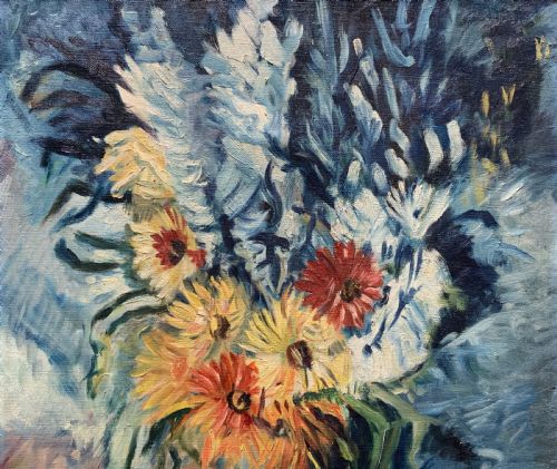 fig 2. An impressionist oil painting depicting yellow and orange flowers in a blue vase against a textured blue backdrop, framed in a moulded gilt wooden frame.