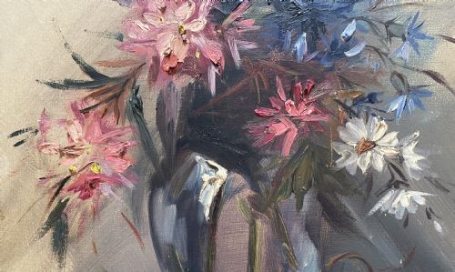 fig 5. A mid-century oil painting on canvas depicting pink and blue flowers in a glass vase, displayed inside an ornate gold gilded frame.