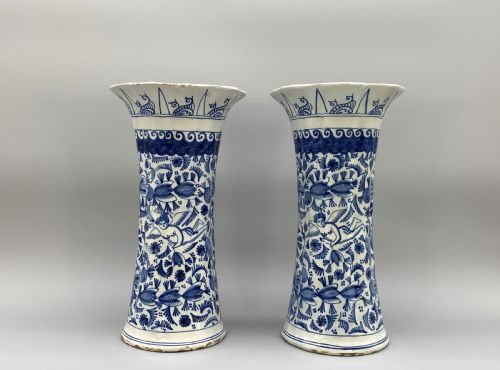 LARGE PAIR ANTIQUE CHINOISERIE BLUE AND WHITE DUTCH DELFT RIBBED BEAKER VASES - ADDITIONAL PHOTO 2