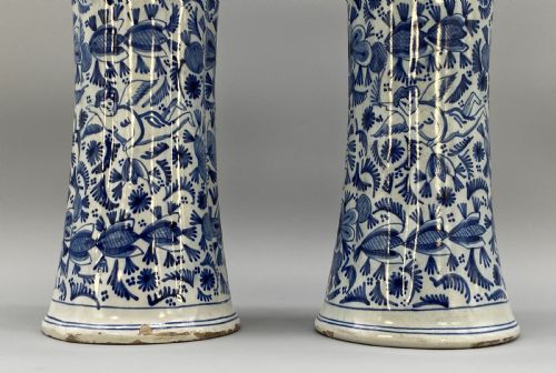 LARGE PAIR ANTIQUE CHINOISERIE BLUE AND WHITE DUTCH DELFT RIBBED BEAKER VASES - ADDITIONAL PHOTO 10