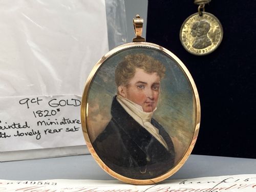 fig 4. RARE 9ct-GOLD PEARL SET GEORGIAN MILITARY PORTRAIT MINIATURE Sir William Barnard