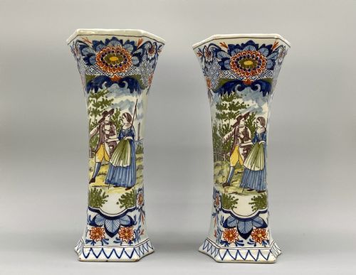 PAIR 18THCENTURY DUTCH DELFT POLYCHROME VASES 3 BELLS DRIE KLOKKEN FACTORY - ADDITIONAL PHOTO 2