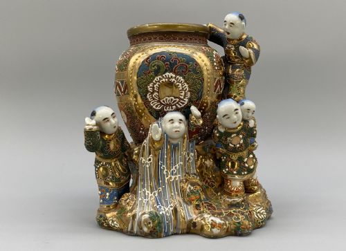 Superb C. 1900 Antique Japanese Meiji Period Porcelain Figural Vase Brush Pot