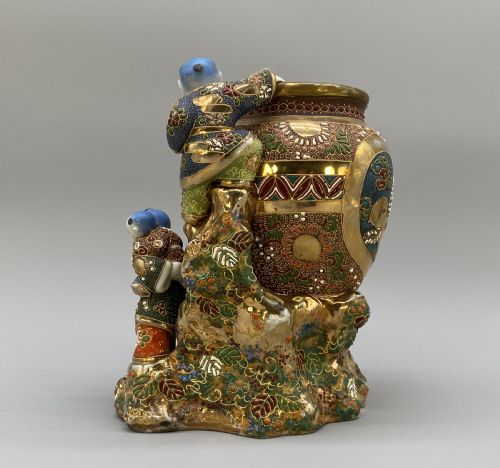 fig 3. Superb c. 1900 Antique Japanese Meiji Period Porcelain Figural Vase Brush Pot