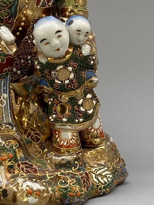 fig 6. Superb c. 1900 Antique Japanese Meiji Period Porcelain Figural Vase Brush Pot