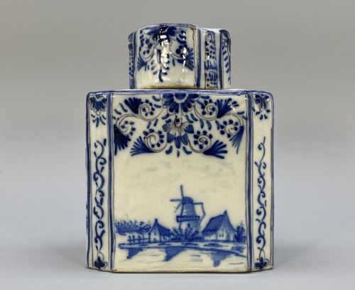 fig 1. c. 1770 Dutch Delft Tea Caddy Canister with Lid - Blue and White Chinoiserie