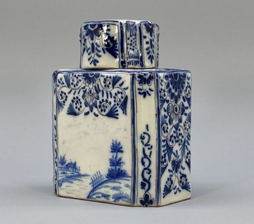 fig 4. c. 1770 Dutch Delft Tea Caddy Canister with Lid - Blue and White Chinoiserie