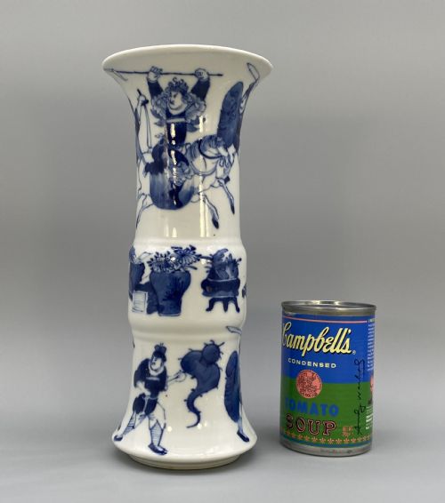 EARLY 19THC CHINESE GU SHAPED KANGXI STYLE BLUE AND WHITE PORCELAIN BEAKER VASE - ADDITIONAL PHOTO 1