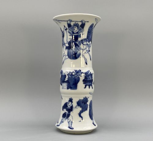 EARLY 19THC CHINESE GU SHAPED KANGXI STYLE BLUE AND WHITE PORCELAIN BEAKER VASE - ADDITIONAL PHOTO 19