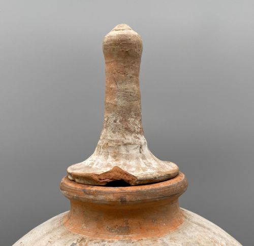 CIRCA 8THCENTURY AD CHINESE TANG DYNASTY POTTERY VASE WITH STAND COVER - ADDITIONAL PHOTO 7