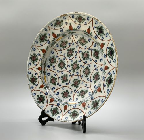 LARGE 18THC DUTCH POLYCHROME DELFT DELFTWARE GEOMETRIC FLORAL CHARGER PLATE - ADDITIONAL PHOTO 2