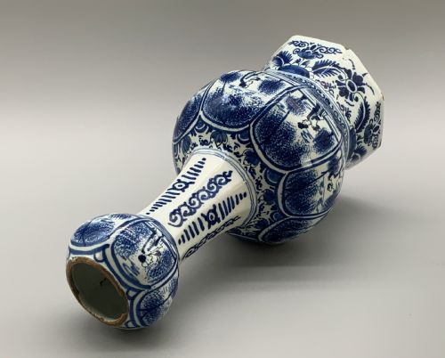 LARGE EXCEPTIONAL 17THCENTURY DUTCH DELFT CHINOISERIE BLUE WHITE FAIENCE VASE - ADDITIONAL PHOTO 13