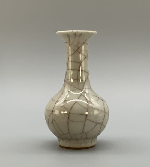 fig 3. Fine Pair 19th-Century Chinese Ge-Type Crackle Glaze Bottle Vases