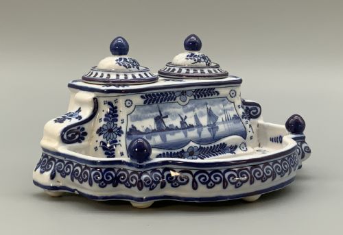 DUTCH DELFT DESKTOP INKWELL STAND BLUE AND WHITE FAIENCE LATE 19THCENTURY - ADDITIONAL PHOTO 2