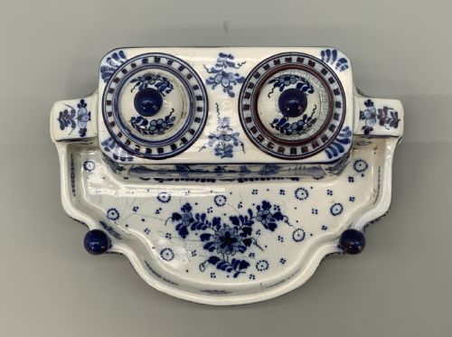 DUTCH DELFT DESKTOP INKWELL STAND BLUE AND WHITE FAIENCE LATE 19THCENTURY - ADDITIONAL PHOTO 10