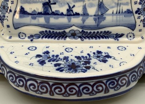 DUTCH DELFT DESKTOP INKWELL STAND BLUE AND WHITE FAIENCE LATE 19THCENTURY - ADDITIONAL PHOTO 13