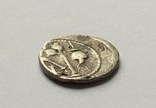 fig 3. Julius Caesar 49-44 BC Silver Denarius Roman Coin FINE 3.52g