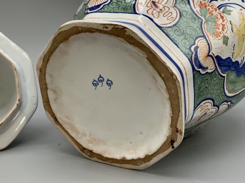 HUGE C 1800 DUTCH DELFT POLYCHROME PARROT AND LION VASE CHINOISERIE VASES - ADDITIONAL PHOTO 6