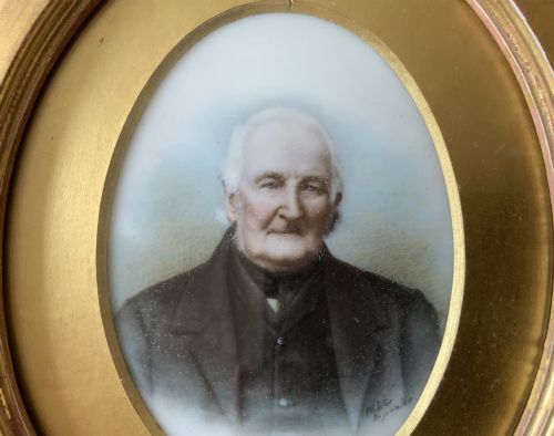 MINIATURE ANTIQUE PORTRAIT PAINTING C 1840 WATERCOLOUR ON GLASS SIGNED ORIGINAL - ADDITIONAL PHOTO 3