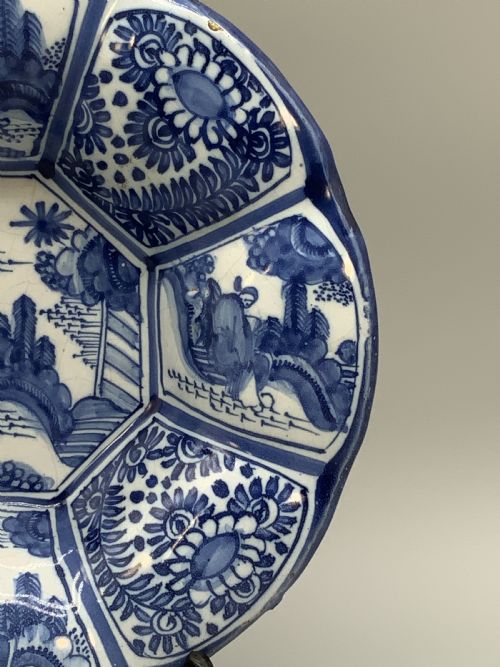 DELFT LOBED DISH BLUE AND WHITE CHINOISERIE 17THCENTURY KRAAK STYLE - ADDITIONAL PHOTO 5