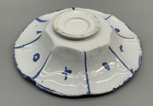 DELFT LOBED DISH BLUE AND WHITE CHINOISERIE 17THCENTURY KRAAK STYLE - ADDITIONAL PHOTO 16