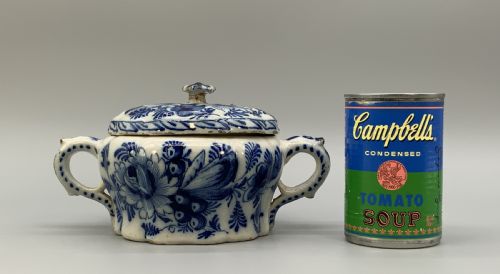 ENGLISH DELFT POSSET POT 17THCENTURY BLUE AND WHITE FLORAL FAIENCE CIRCA 1690 - ADDITIONAL PHOTO 2